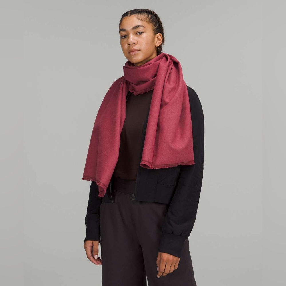 Lululemon Athletica Wool blend Scarf heathered mulled wine New